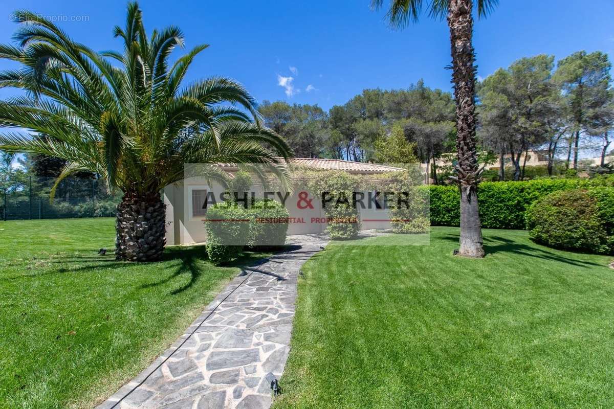 Maison à MOUANS-SARTOUX