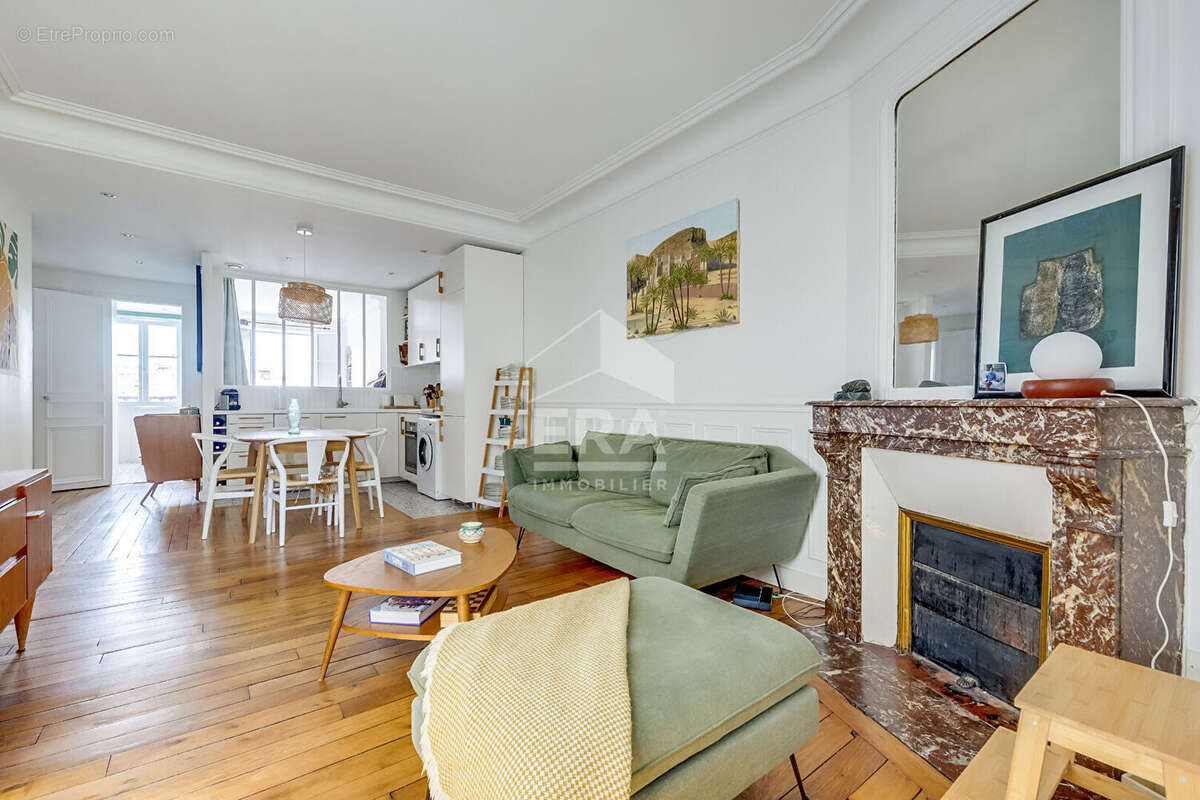 Appartement à PARIS-17E