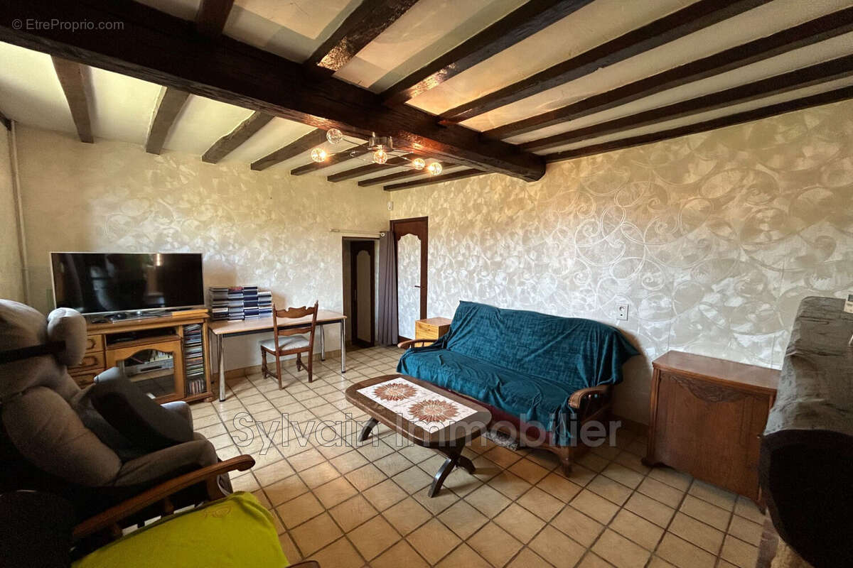 Maison à FORMERIE