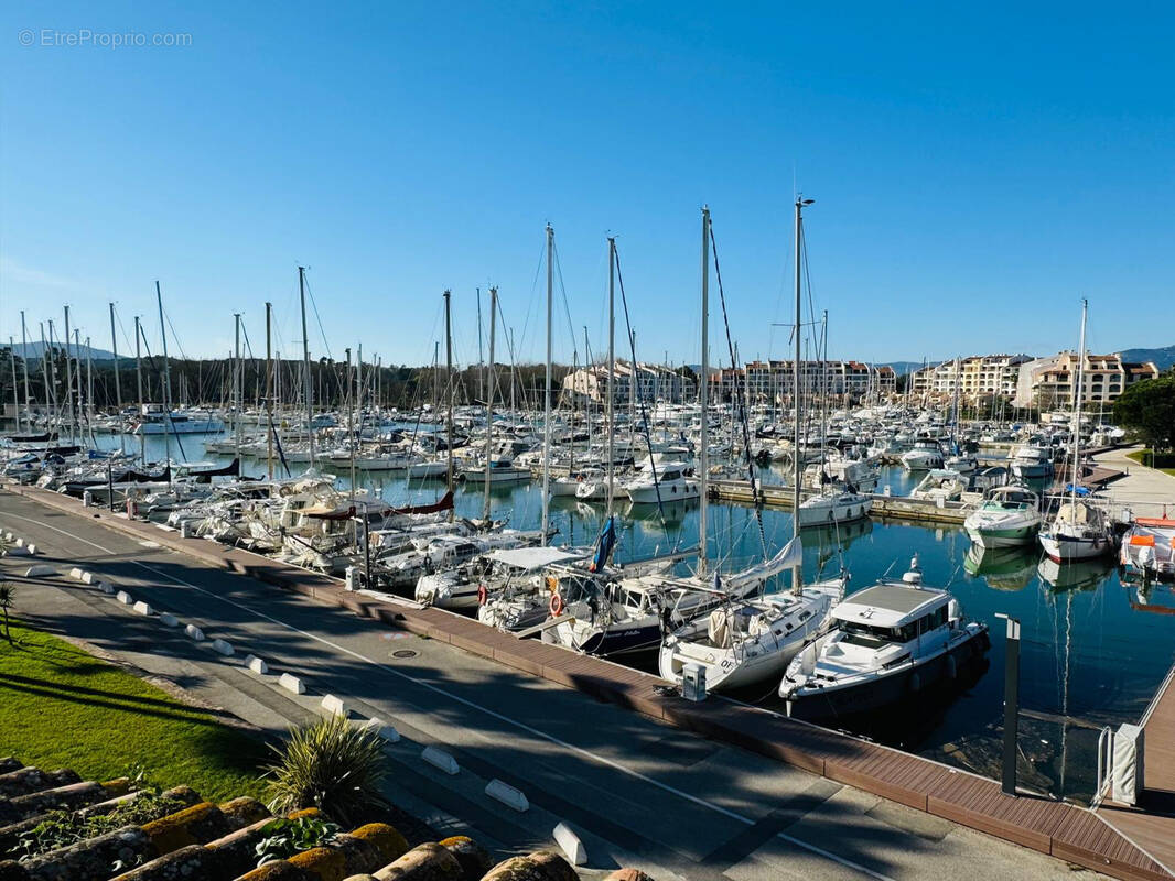 Appartement à COGOLIN
