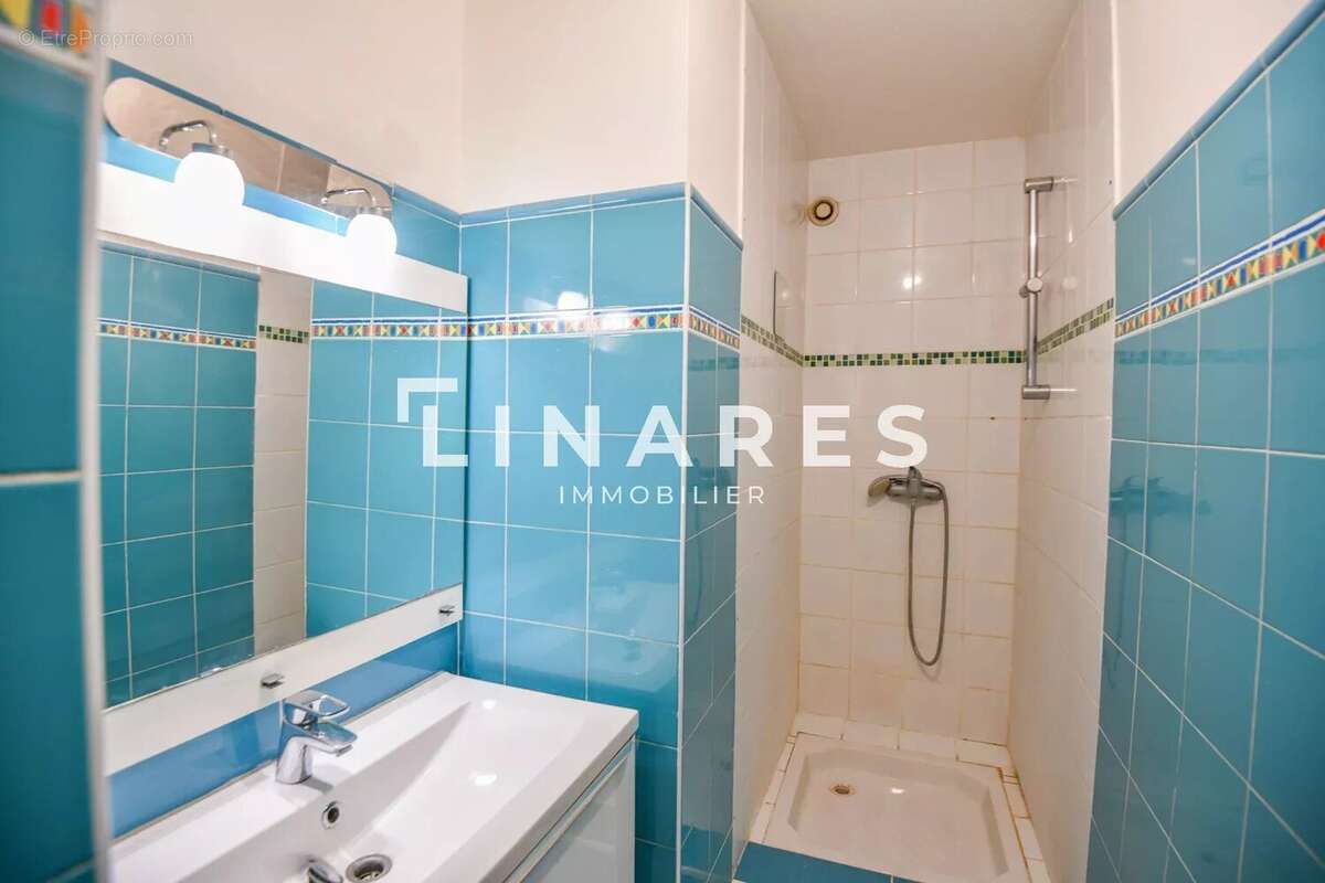 Appartement à MARSEILLE-4E