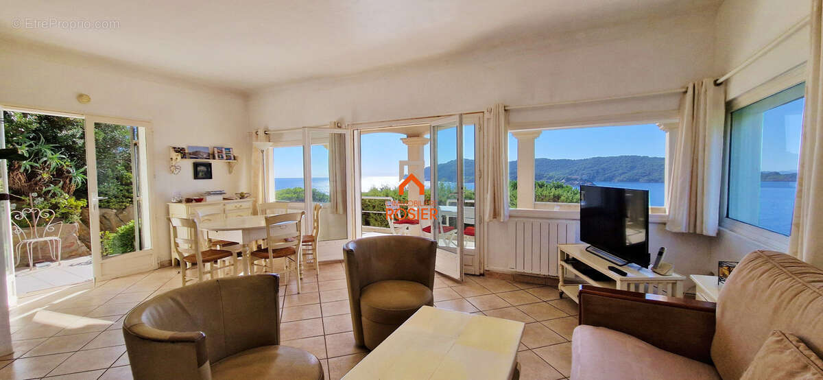 Maison à HYERES