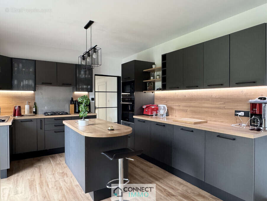 Maison à LA FEUILLEE