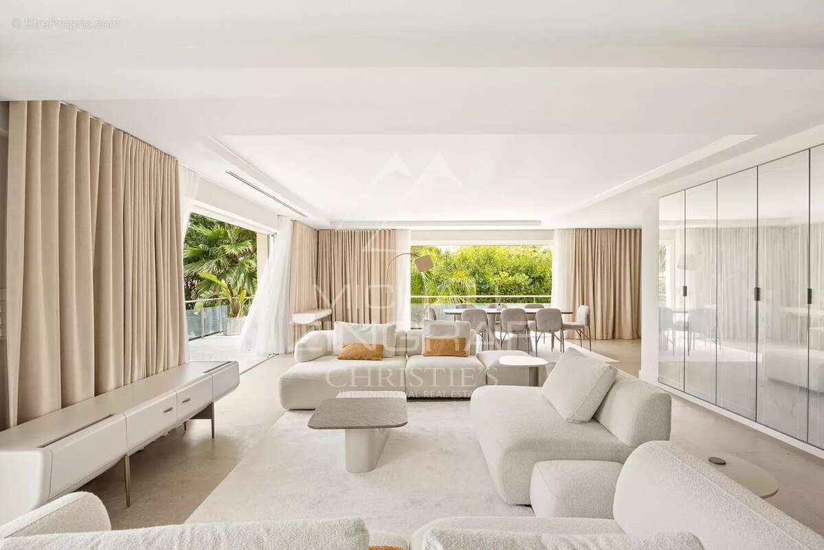 Splendide villa contemporaine rénovée  de 320 m² située dans un domaine privé - photo 9