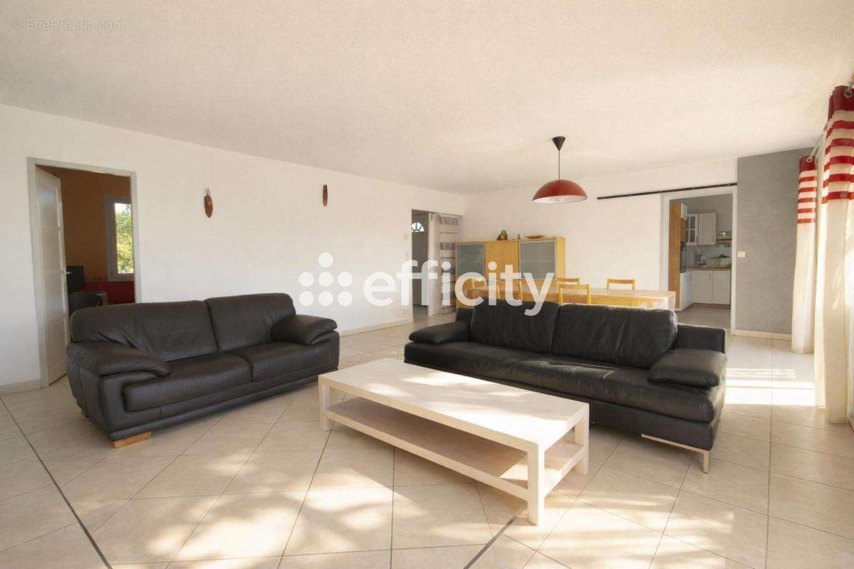 Maison 137 m² à Villaries  - photo 4