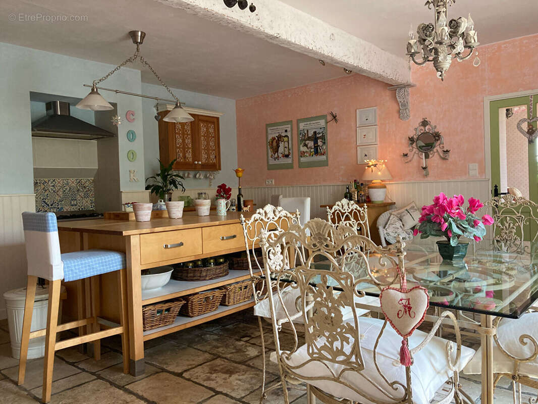 Maison à SAINT-HILAIRE-DES-LOGES