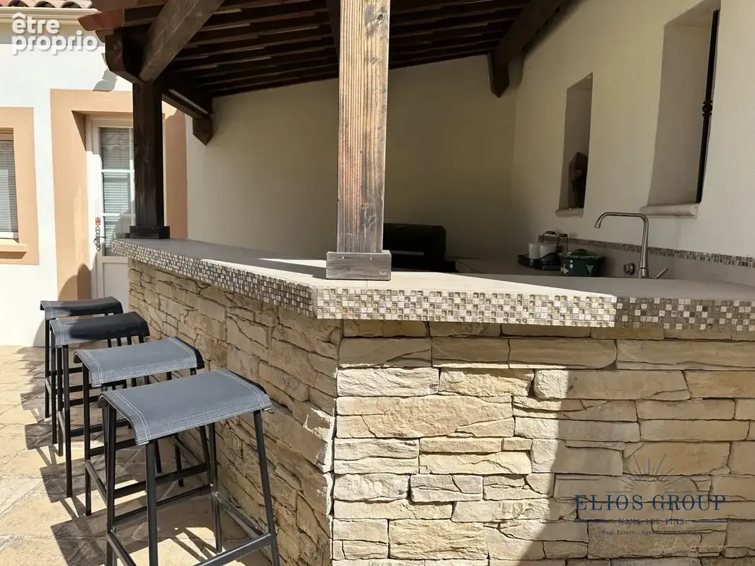 Maison 7 pièces 190 m² à vendre à Nans-Les-Pins (83860) - photo 4