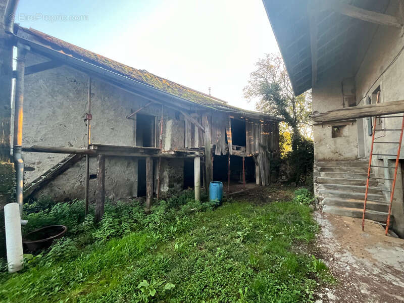 Maison à PERRIGNIER