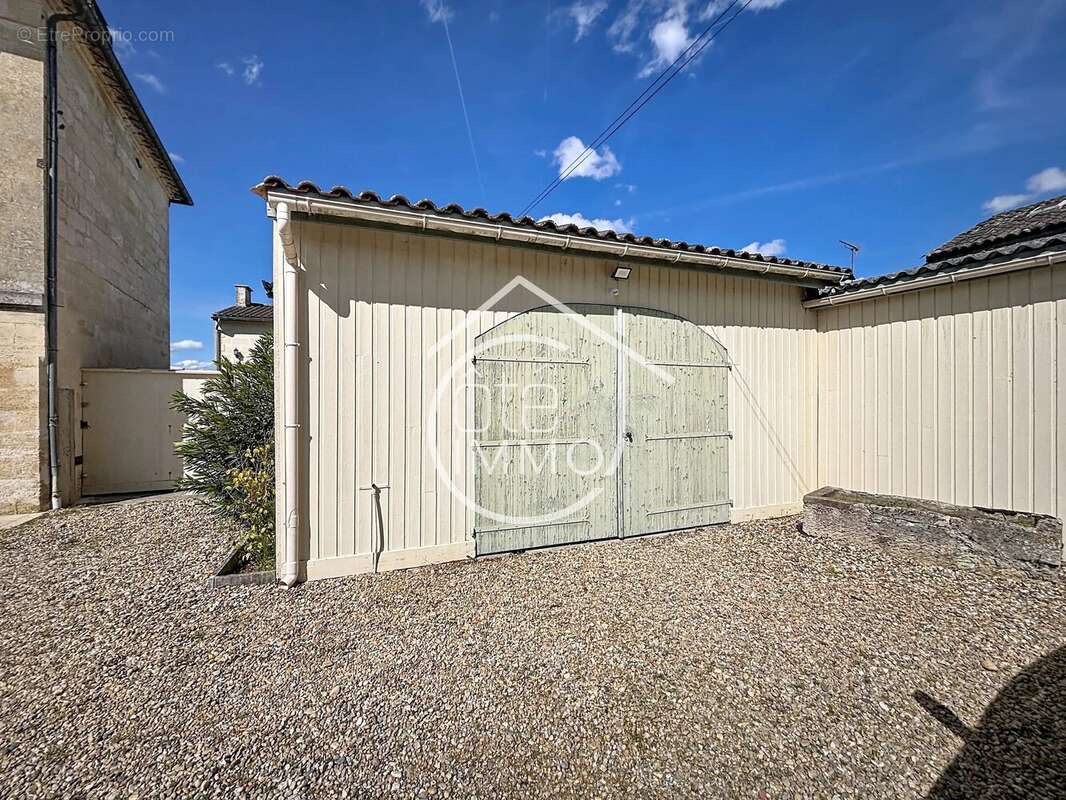 Maison à SAINT-EMILION