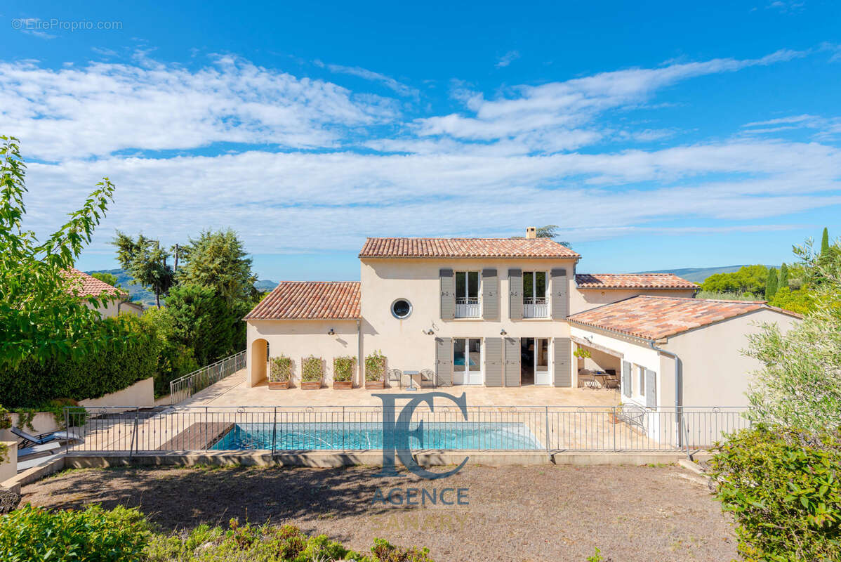 Maison à LE CASTELLET