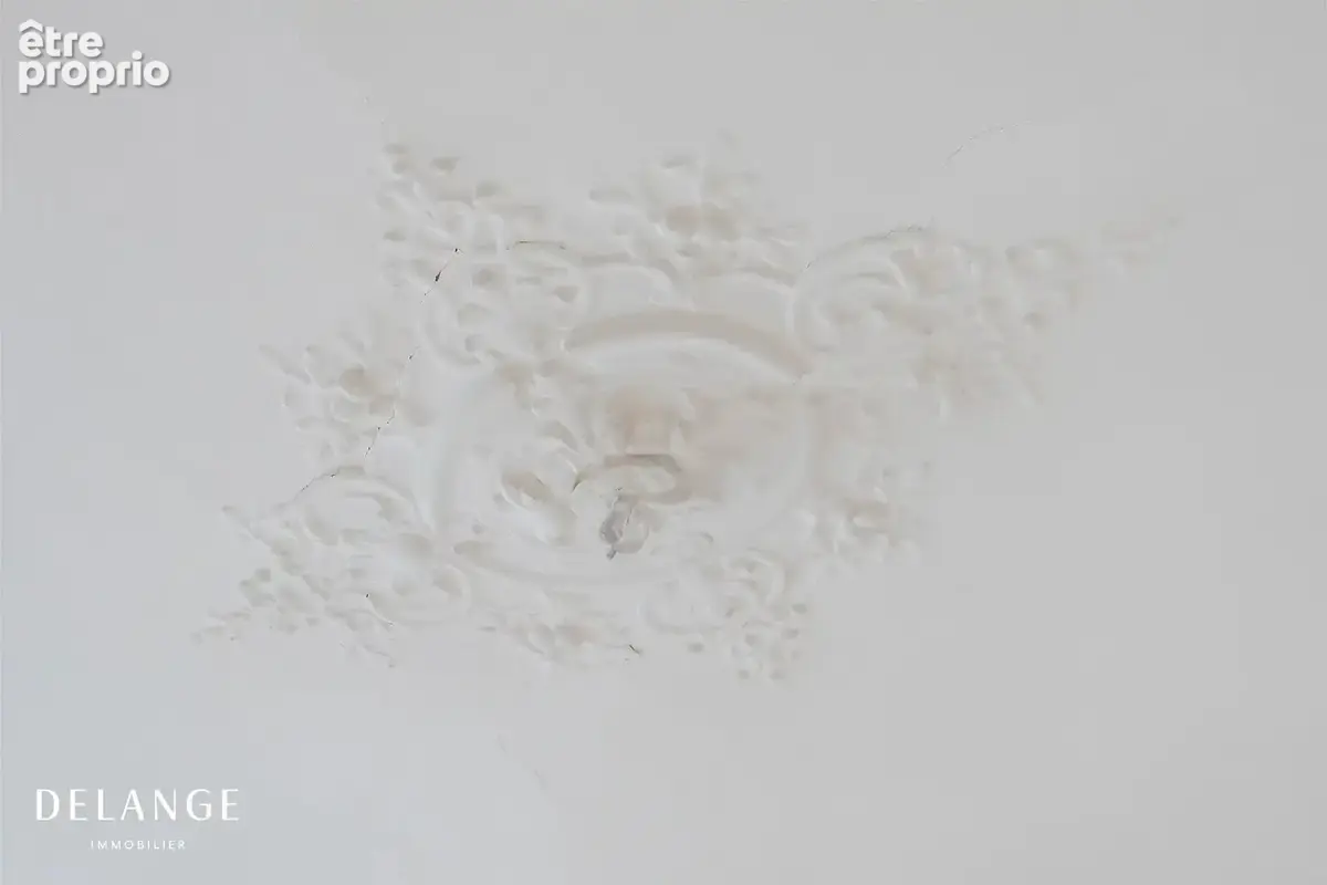 Eglise Jeanne d'Arc - Superbe 5 pièces de 73 m² au dernier étage - photo 13