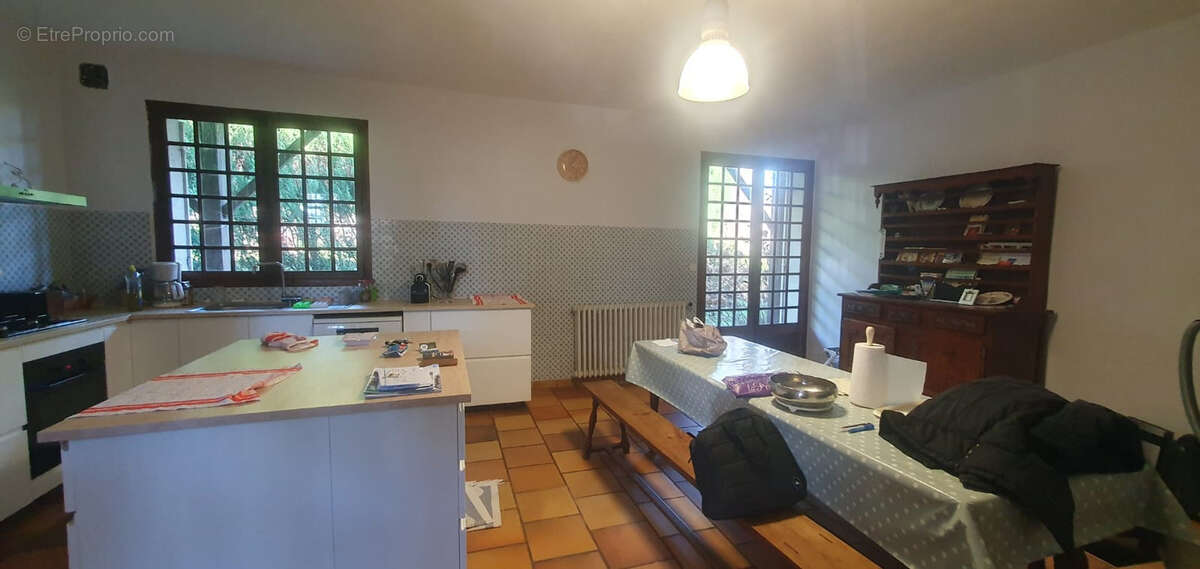 SAINT EULALIE - Belle Maison de 350m2 sur 3000m2 de terrain - photo 7
