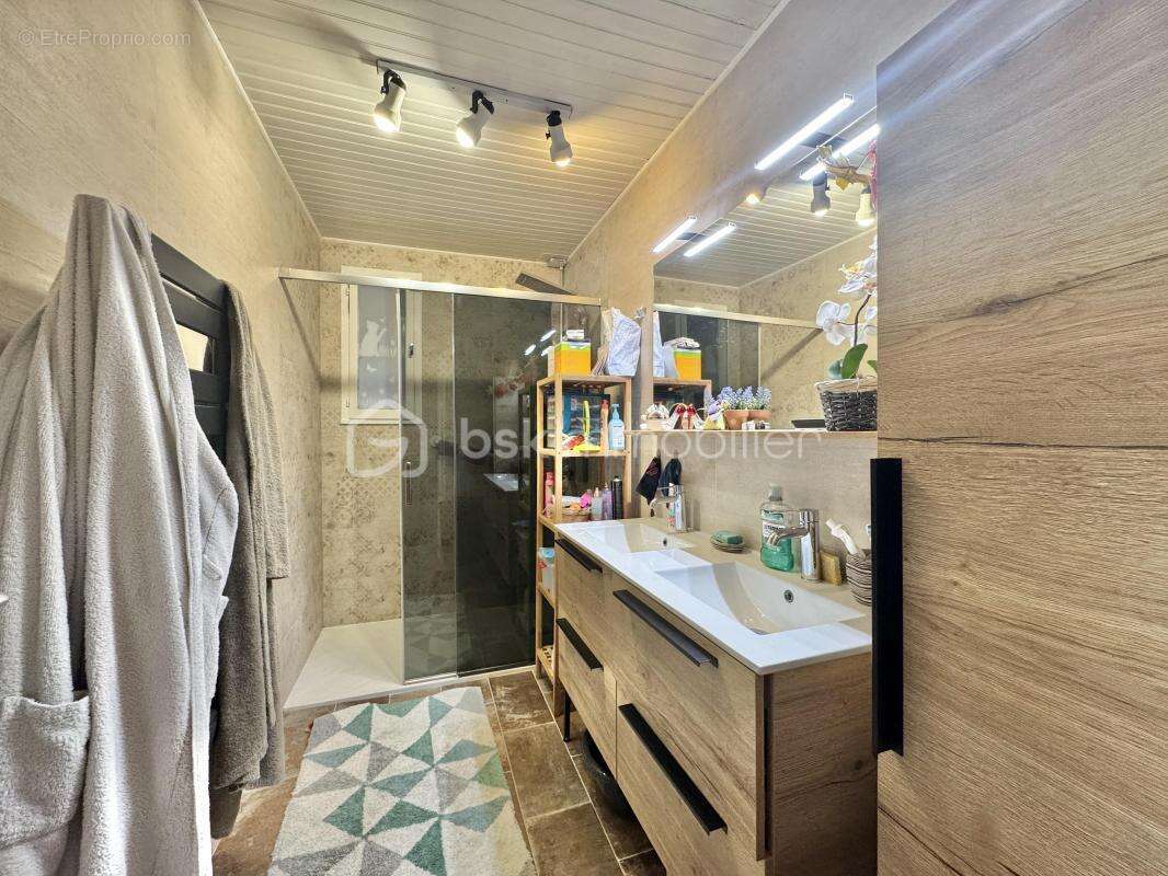 Maison T4 1000m2 de terrain, Commune très prisés proche de Beziers - photo 9