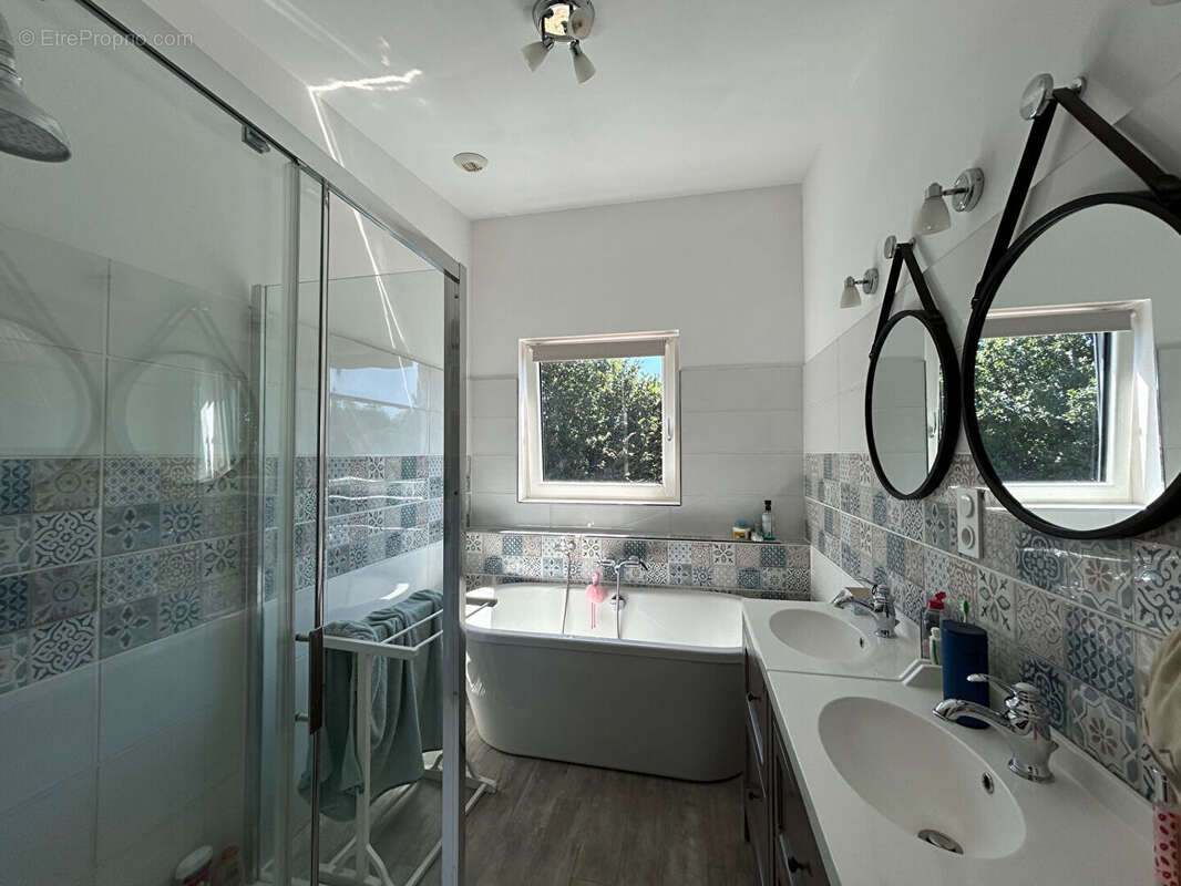 Maison de standing - GUILERS - 142.54 m2 - photo 12