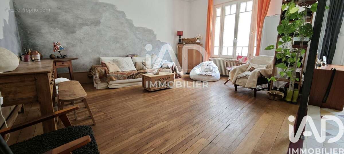 Maison 137 m² à Fontenay-Le-Comte  - photo 4