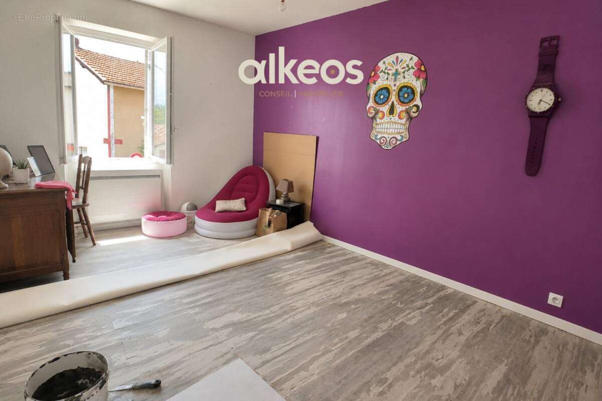 Maison 187 m² à Saint-Symphorien  - photo 17