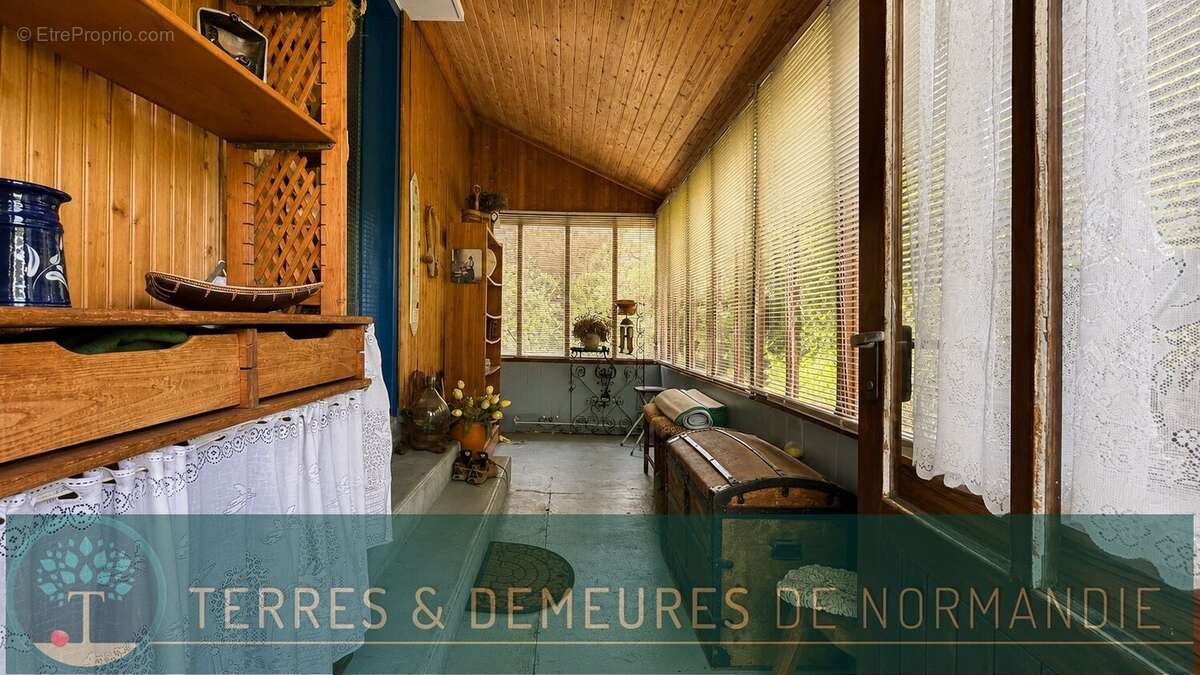 Maison d'environ 65m² avec deux chambres, implantée sur un terrain de 450 m², située sur la commune de Petit-Caux. - photo 3