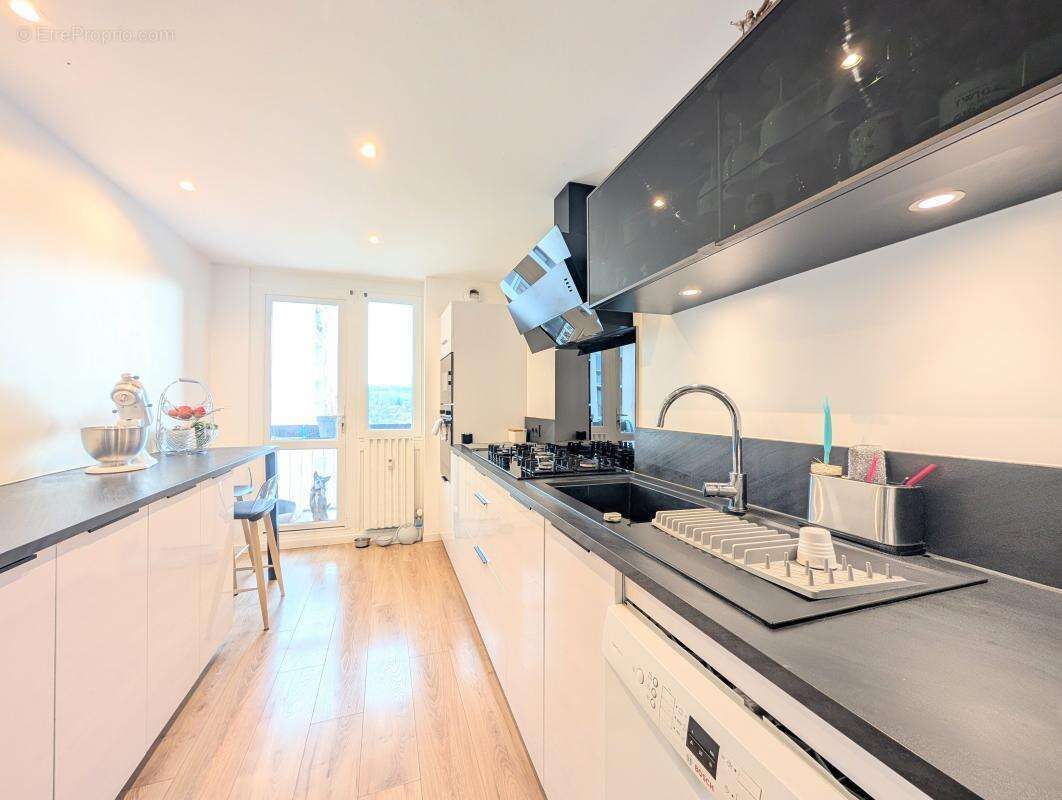 Appartement à SAINT-GENIS-LAVAL