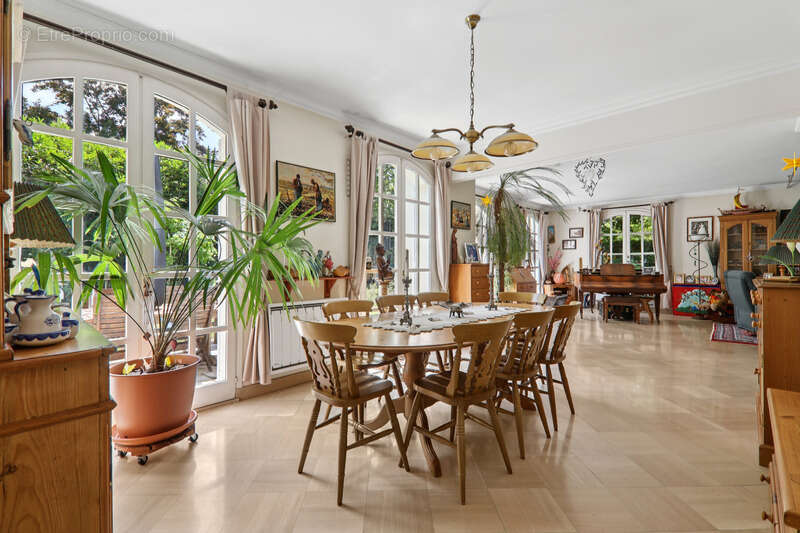Maison à MAISONS-LAFFITTE