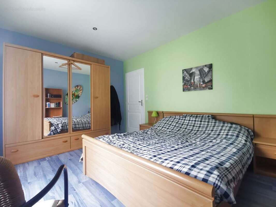 Maison à SAINT-SEBASTIEN-DE-MORSENT