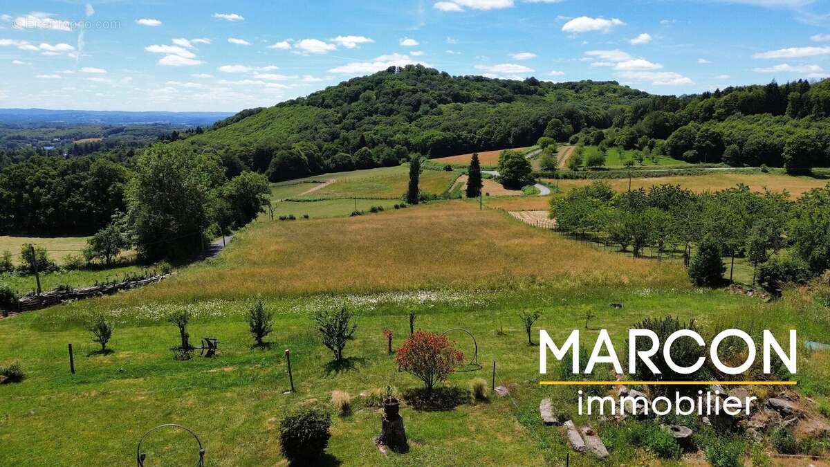 Maison rénovée avec grange attenante, vue panoramique sur 8649 m² de terrain - photo 3