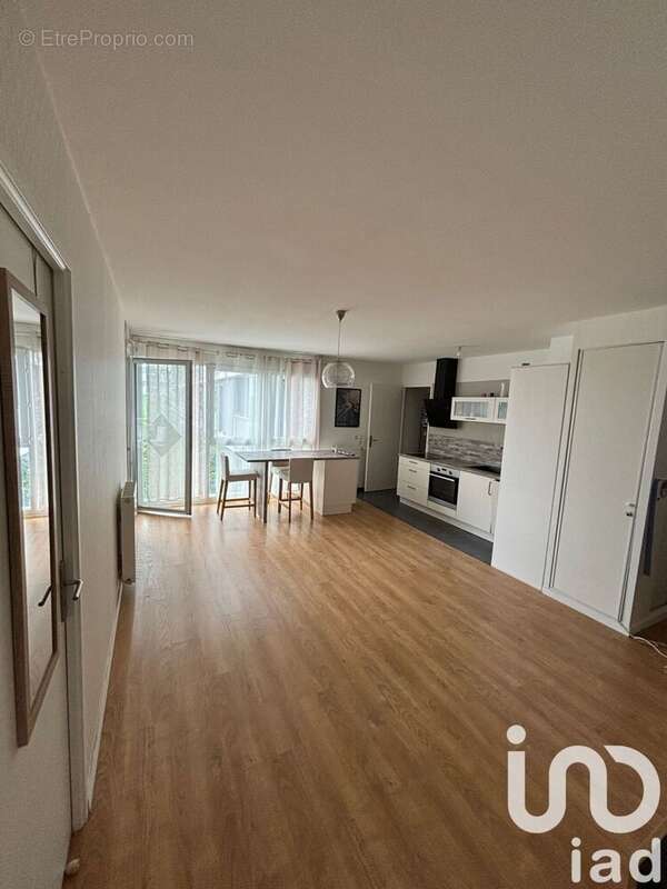 Photo 3 - Appartement à GENNEVILLIERS