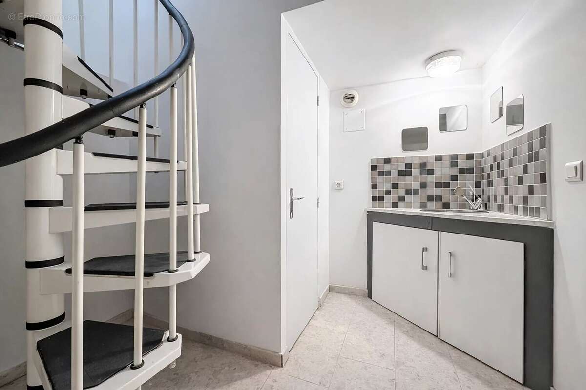 Commerce à MARSEILLE-4E