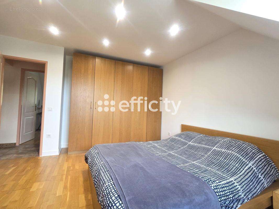 Maison 211 m² à Sonchamp  - photo 10