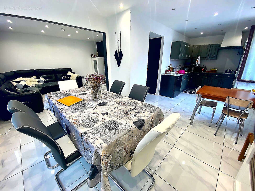 Maison à AULNAY-SOUS-BOIS