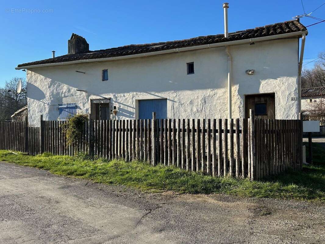 Maison à CAUNAY