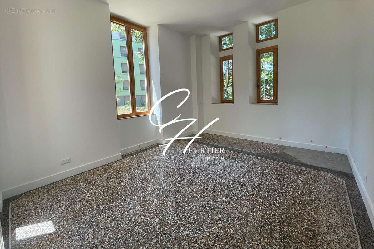 Appartement à LE PONT-DE-CLAIX