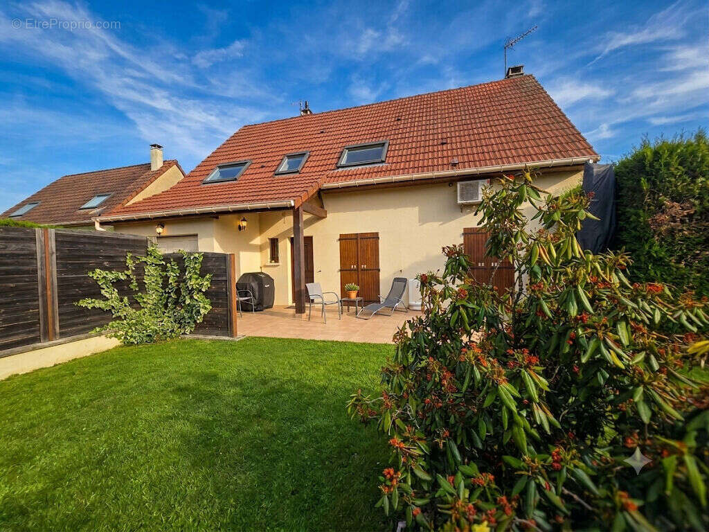 "Marie Laurencin"  Villepinte : Pavillon ( F6) avec très bon confort de 136 m² Habitable - photo 2