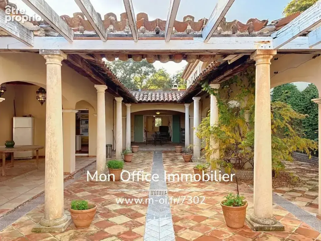 Référence : 7302-les - villa de 200m2 vue sur les collines avec patio et terrasses - photo 5