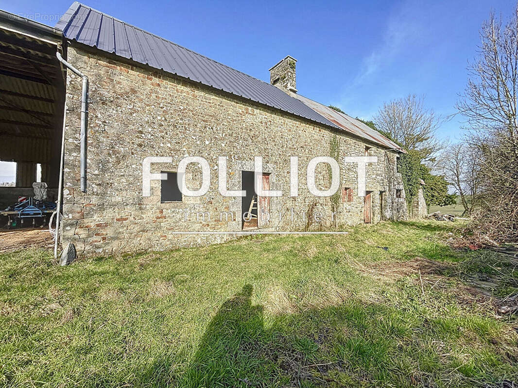 Maison à MONTAIGU-LES-BOIS