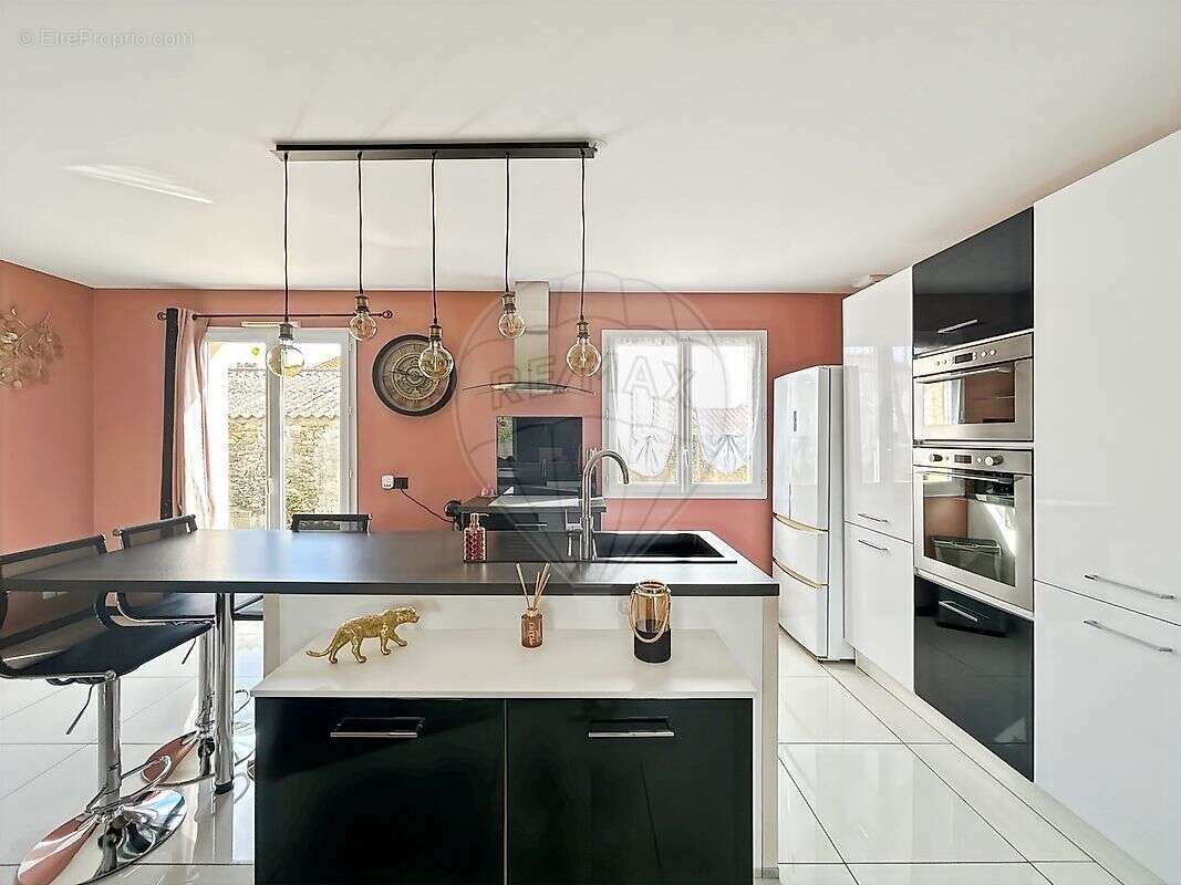 Maison à SAINT-LUMINE-DE-COUTAIS