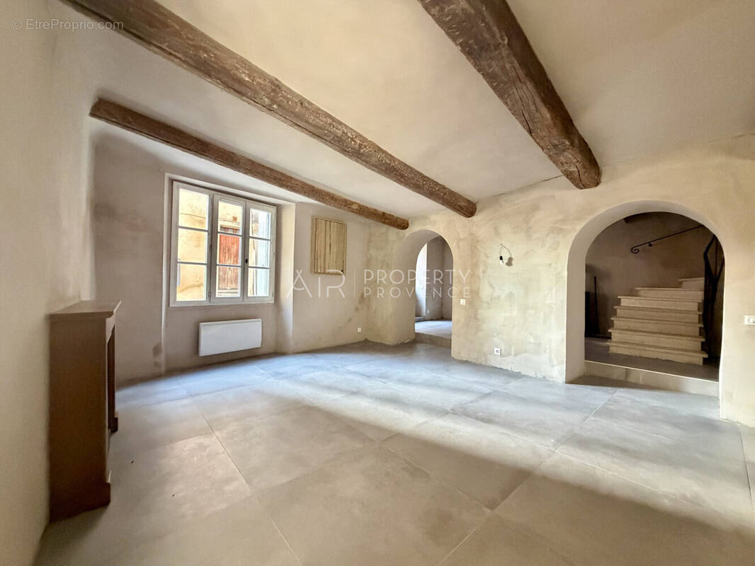 Maison à SAINT-SATURNIN-LES-APT