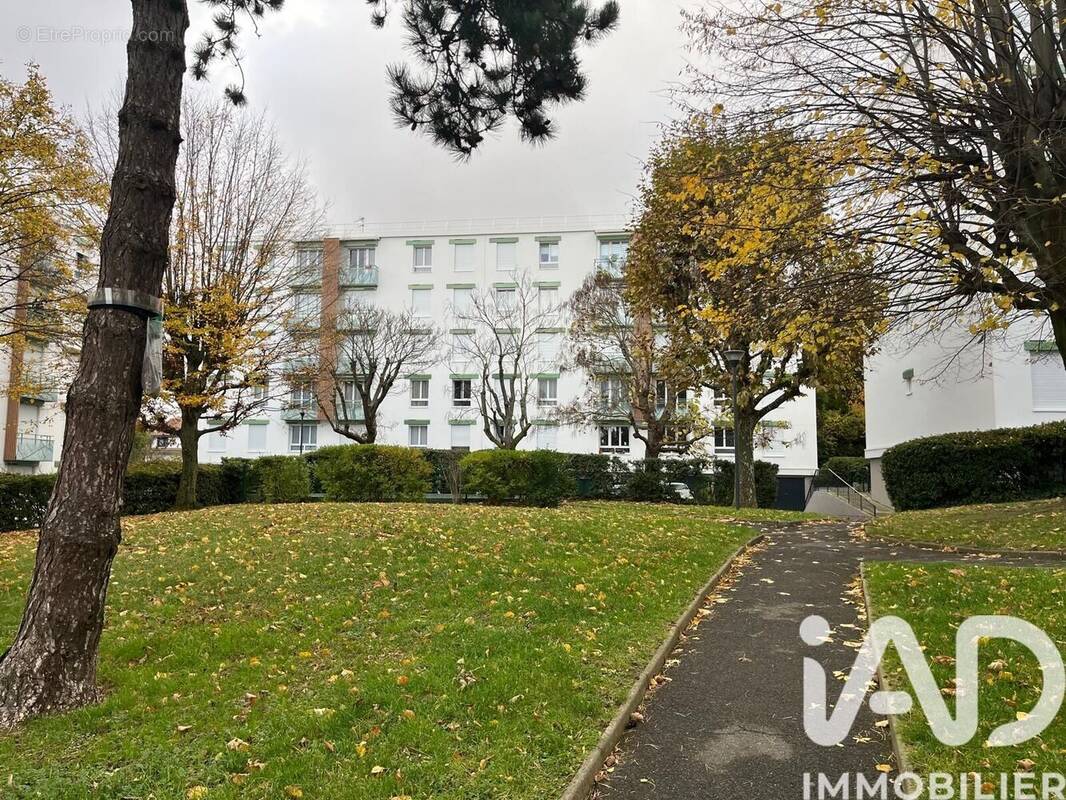 Photo 1 - Appartement à RUEIL-MALMAISON