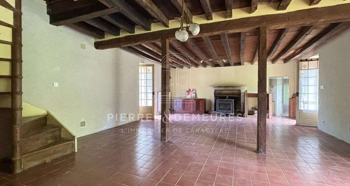 Deux habitats en un pour cette ancienne fermette - photo 2