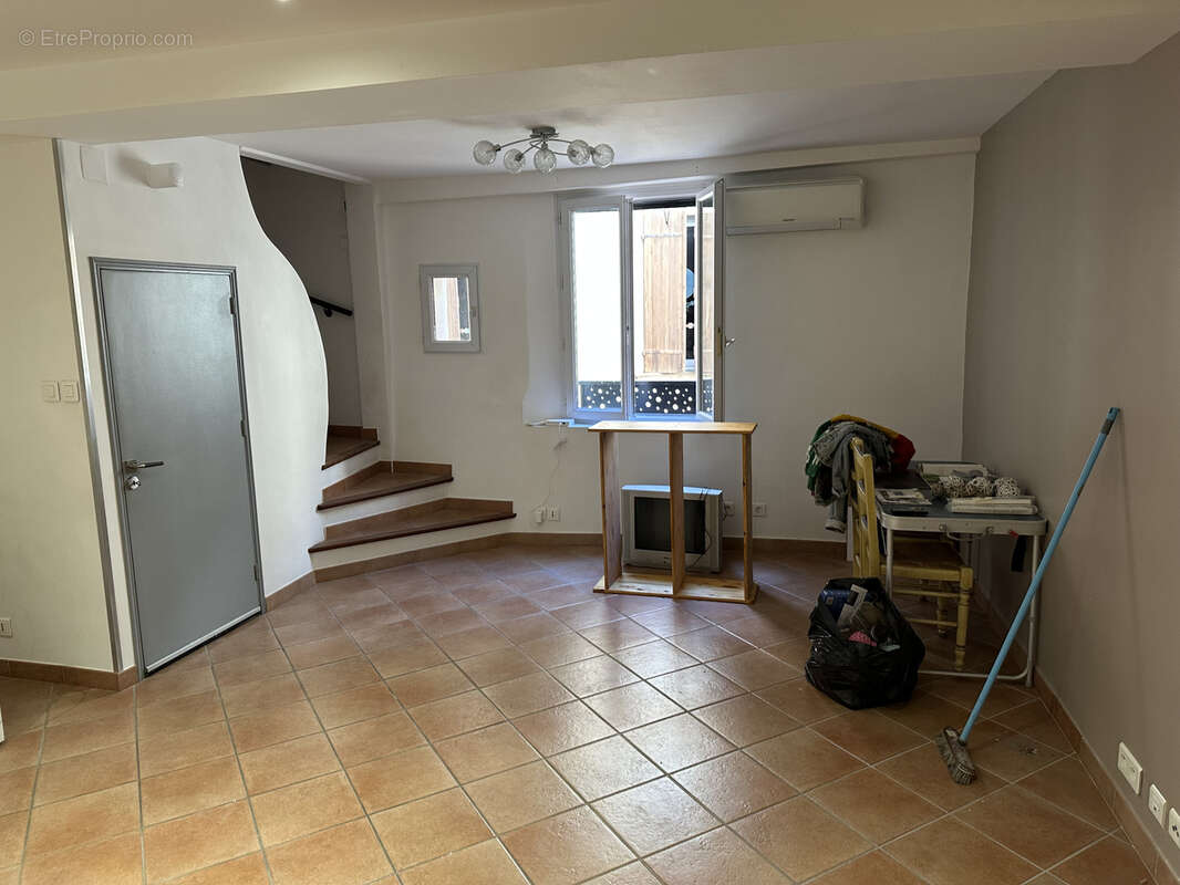 Maison à SOLLIES-TOUCAS