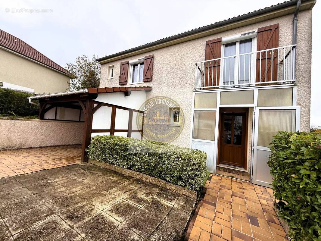 Maison à VARENNES-VAUZELLES