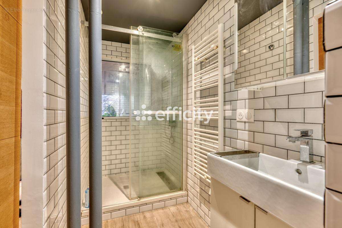 Appartement à PARIS-20E
