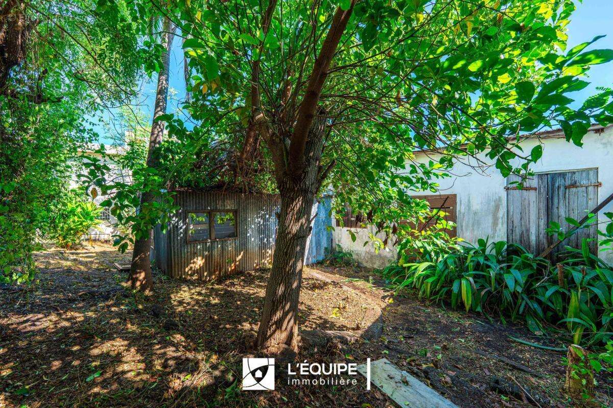 Terrain à SAINT-DENIS