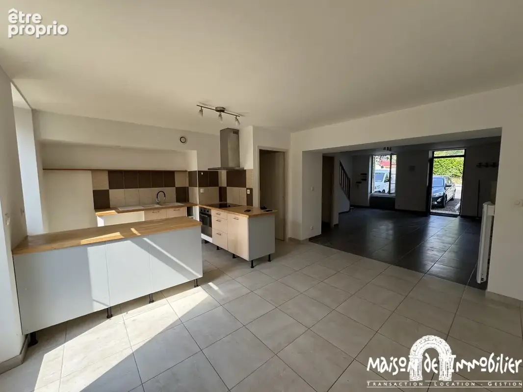 Maison à MESNAC