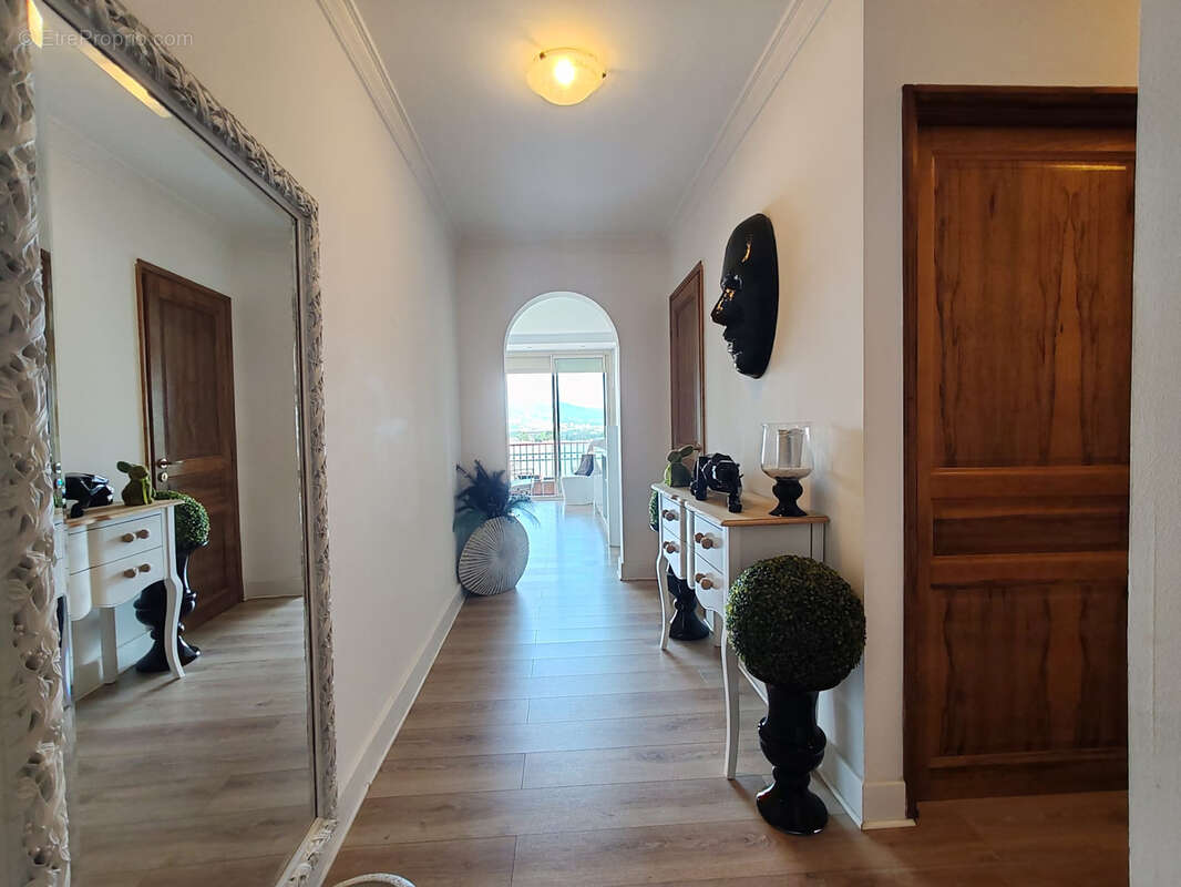 Appartement T4/T5 de 119m2 - Parking et ascenseur - photo 8
