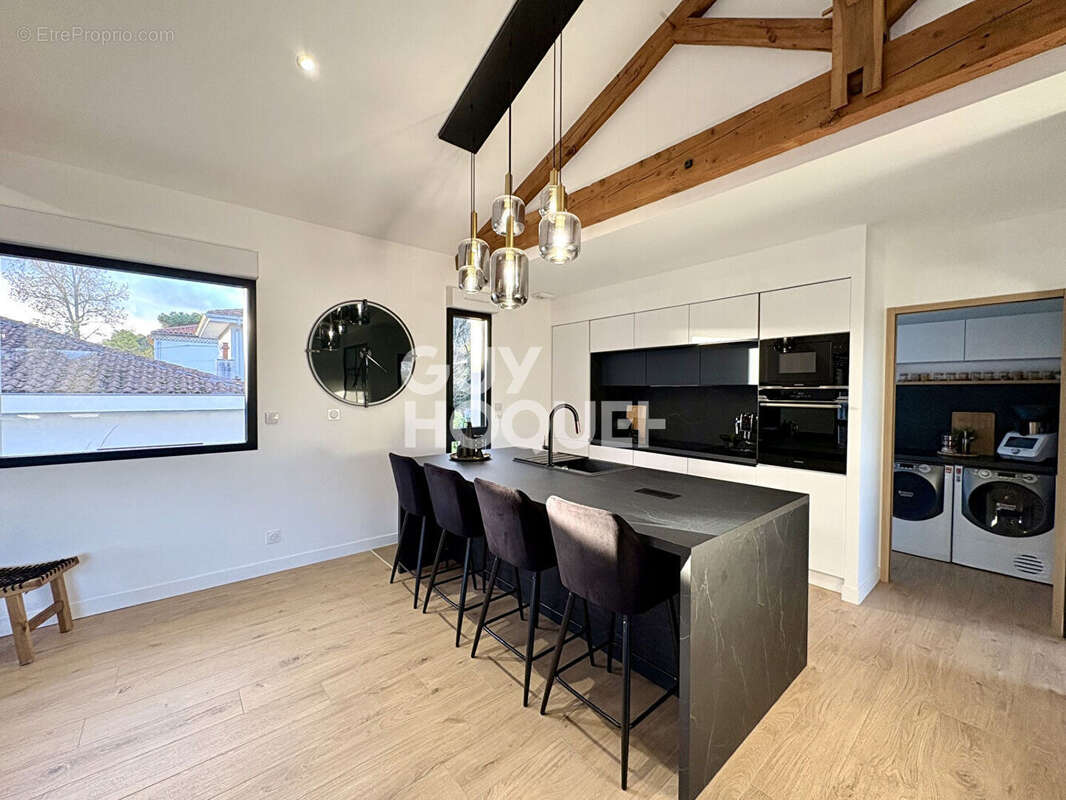 Maison à VILLENAVE-D&#039;ORNON