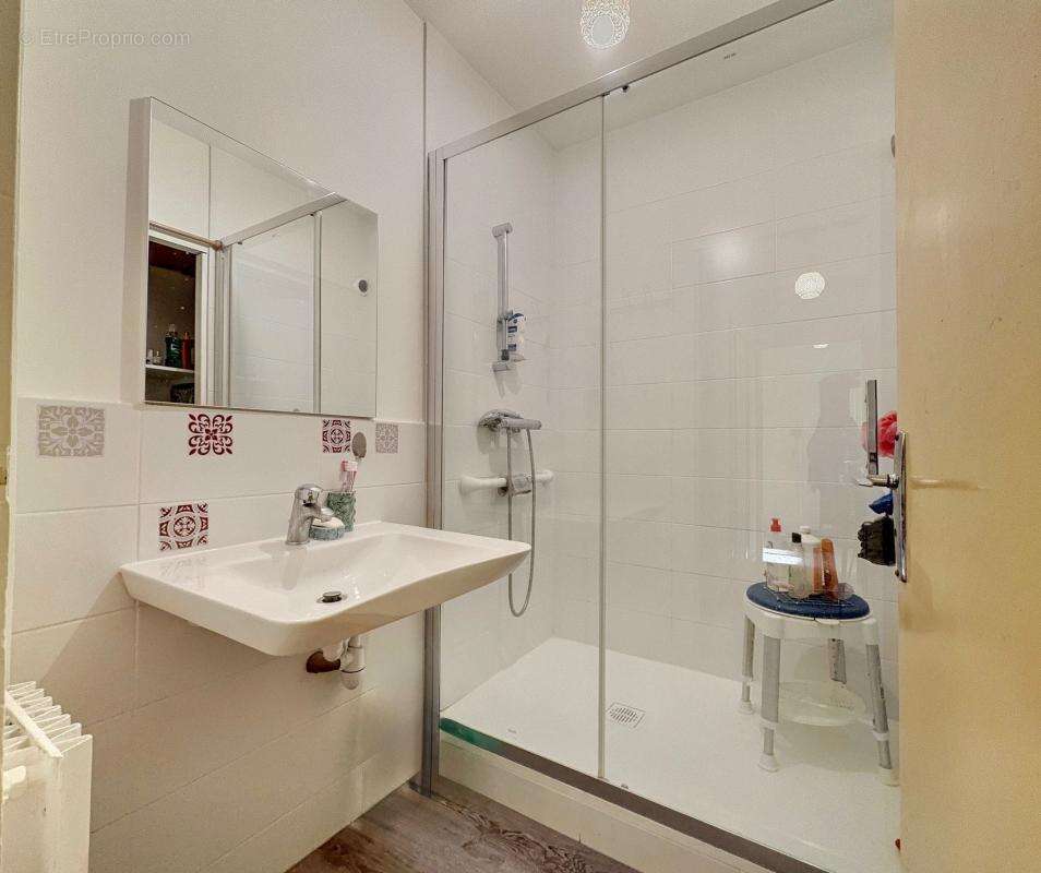 Appartement à CHENOVE