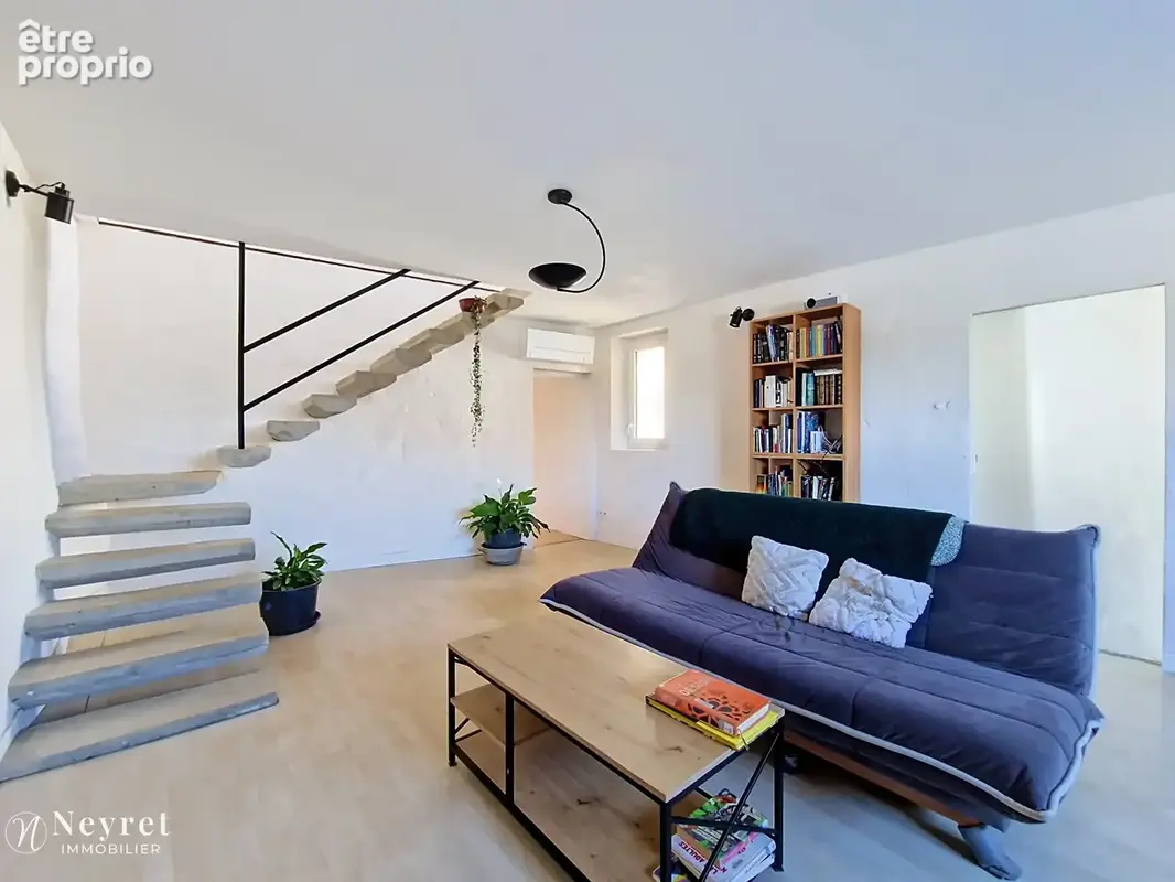 Communay - Maison de ville 151m2 - 4 chambres avec espace bureau - Cour privative de 35m2 - photo 6