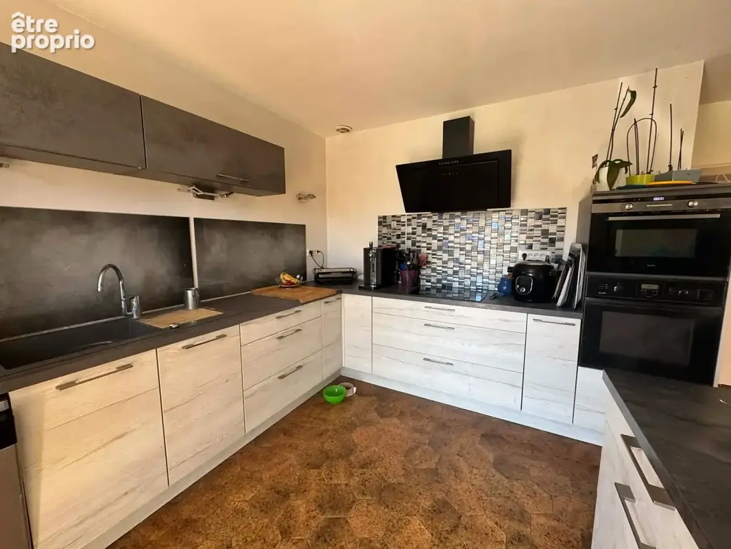 Maison jumelée 141 m² – Piscine – Grand terrain – Excellent DPE B – La Bâtie-Montsaléon - photo 4