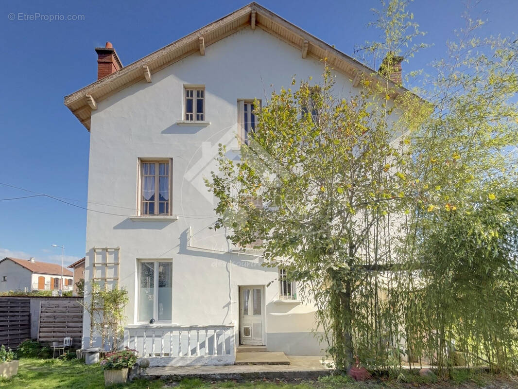 Maison à PUY-GUILLAUME