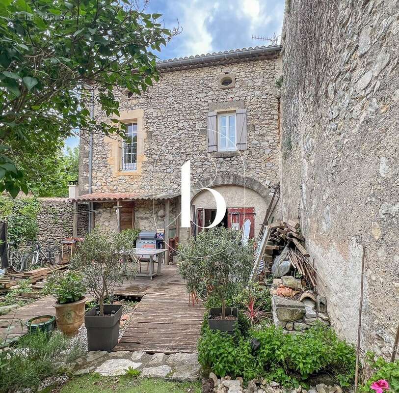 Maison 110 m² à Lussan  - photo 26